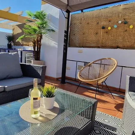 Atico De Naciones アパート